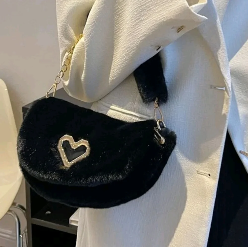 Saddle Bag Y2K Black Faux Fur Shoulder Bag Plush Heart Gold Chain Handbag
